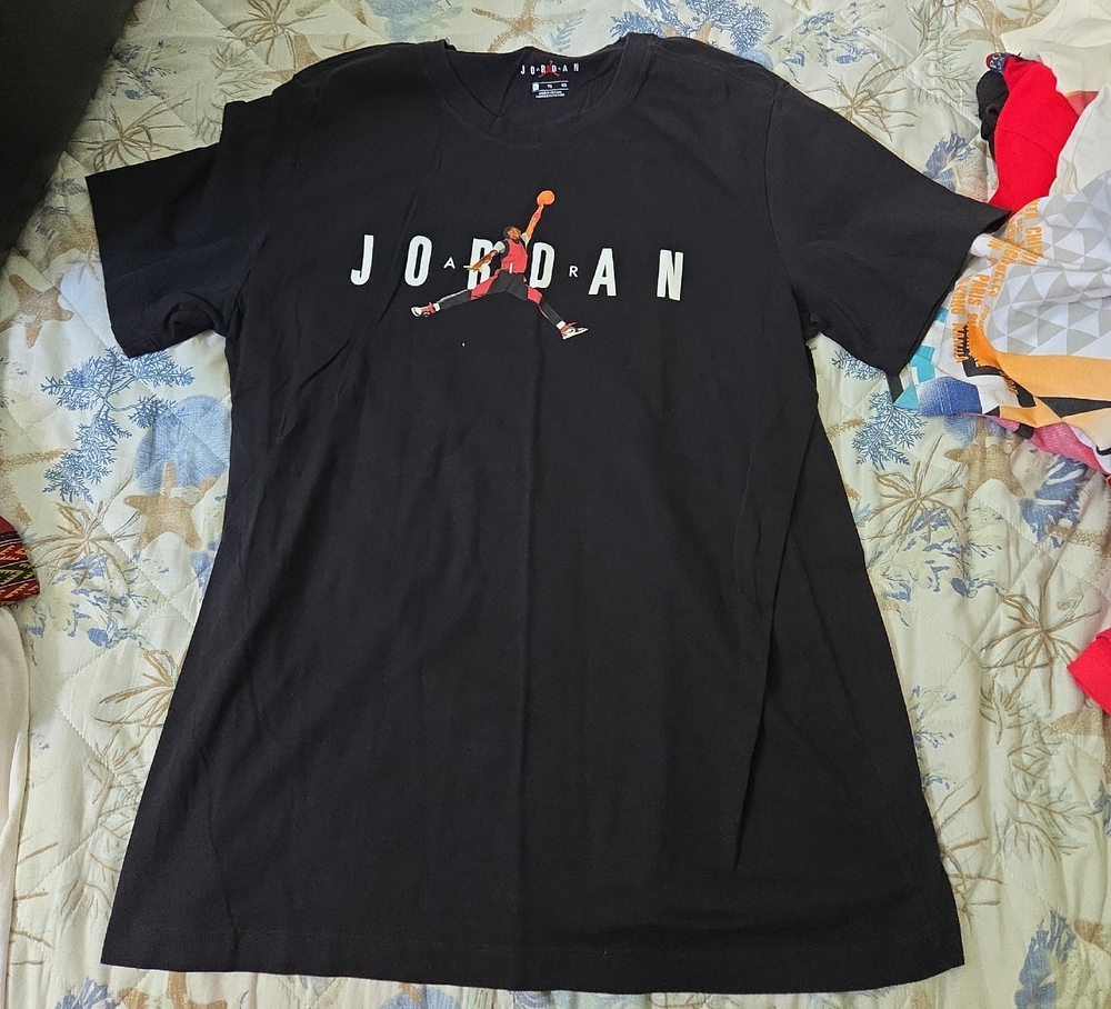 Air Jordan Black Tee with‎ Iconic Logo